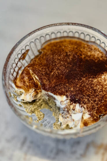 Chia tiramisu z bananem